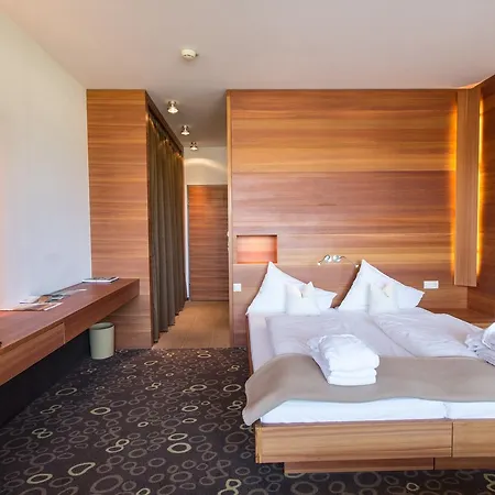 Active By Leitner's 4*